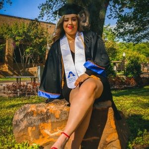 Meet your Posher, Victoria